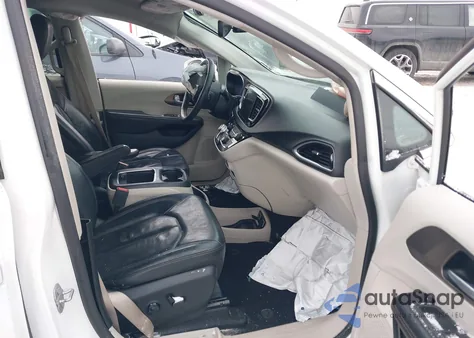 2017 Chrysler Pacifica Touring-L Plus из США, поврежденный, VIN 2C4RC1EG2HR757395